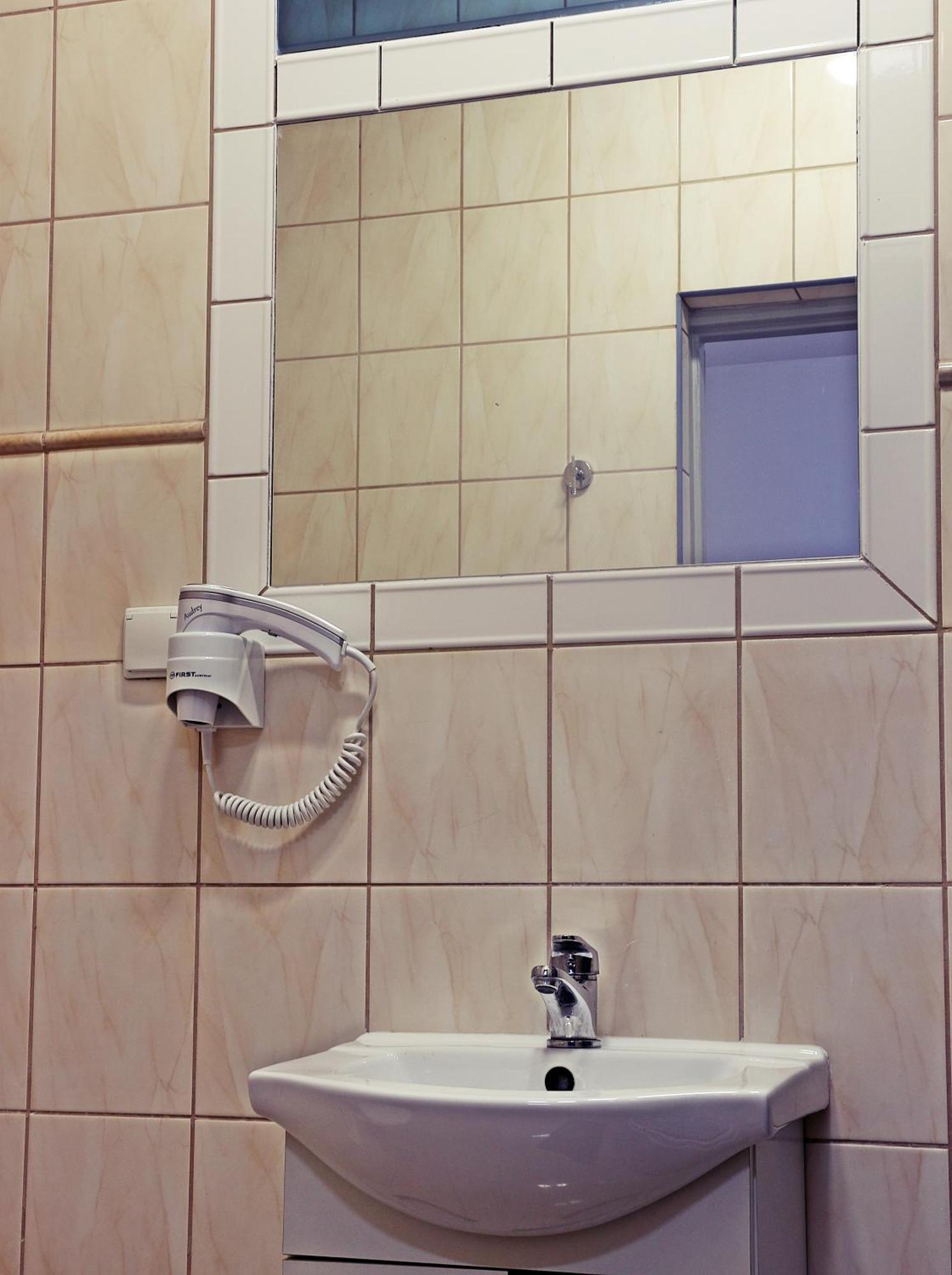 Hotel Dworek Wrocław Eksteriør billede